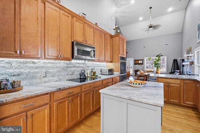 Building Photo - 5807 Blue Claw Ct