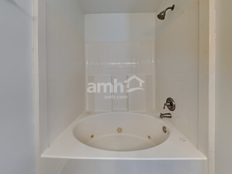 Building Photo - 8793 Adaline St