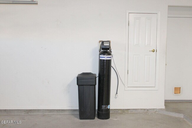 Building Photo - 221 Cloud Song E