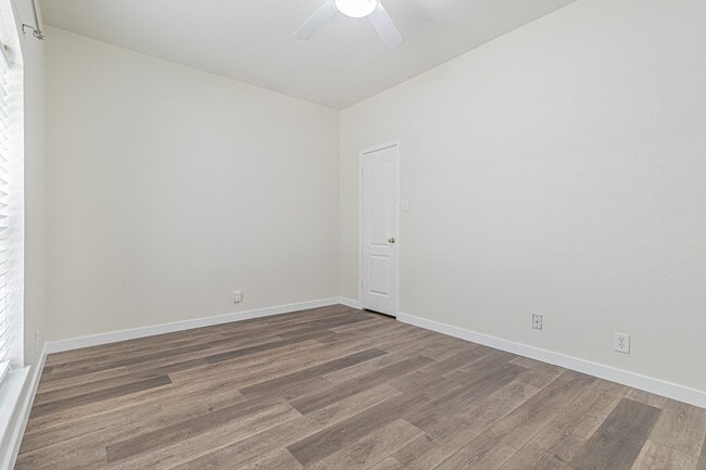 Building Photo - 213 Tapwood Ln
