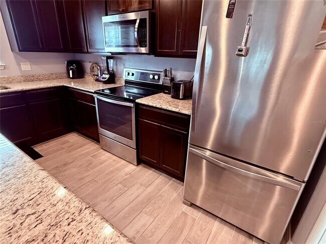Building Photo - 4743 Chatterton Way