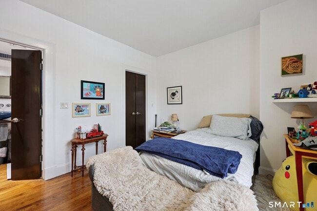 Building Photo - 591 Orange St