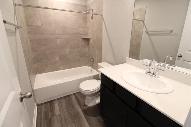 Building Photo - 504 Dayspring Cv