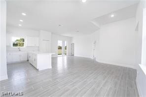 Building Photo - 1249 Bari St E