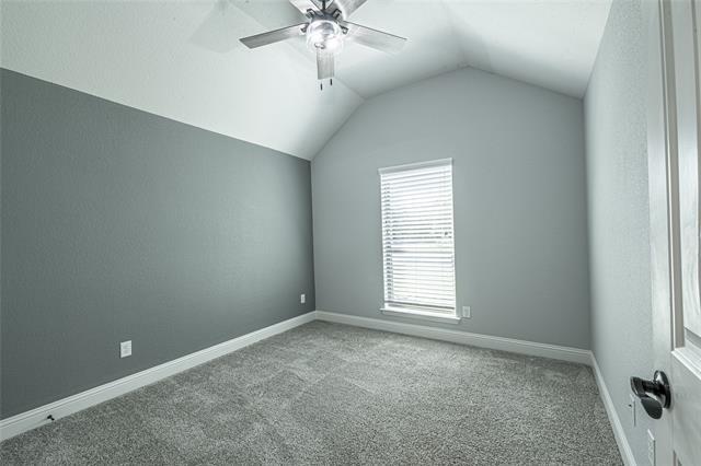 Building Photo - 325 Paloma St