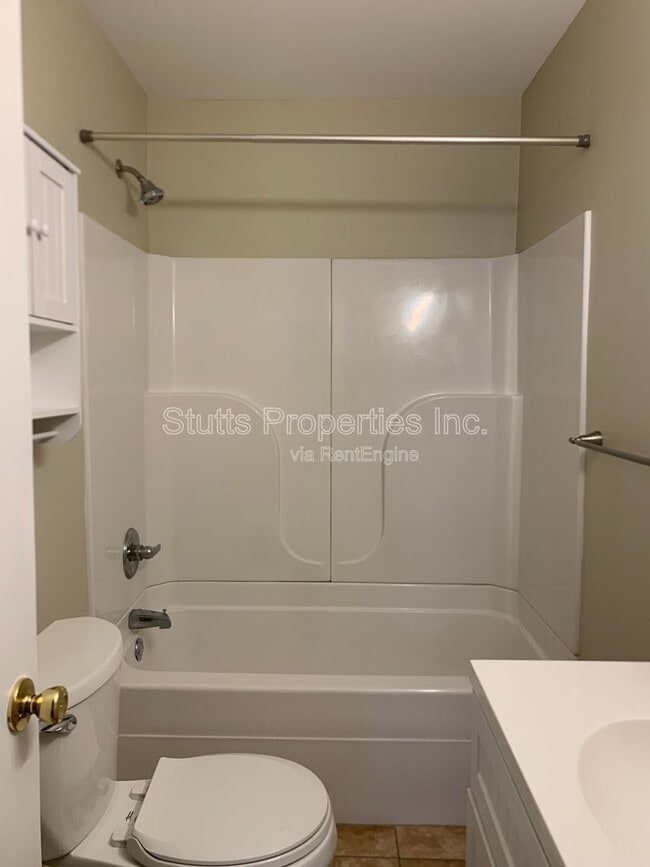 Building Photo - 900 N Montgomery Ave