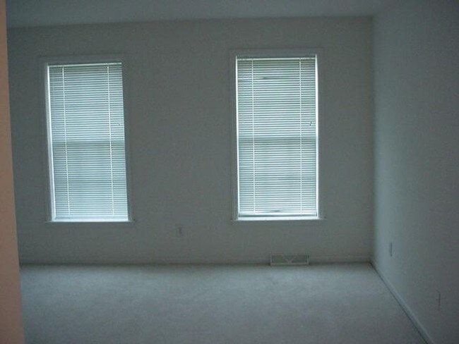 Building Photo - 6 Remmington Rd