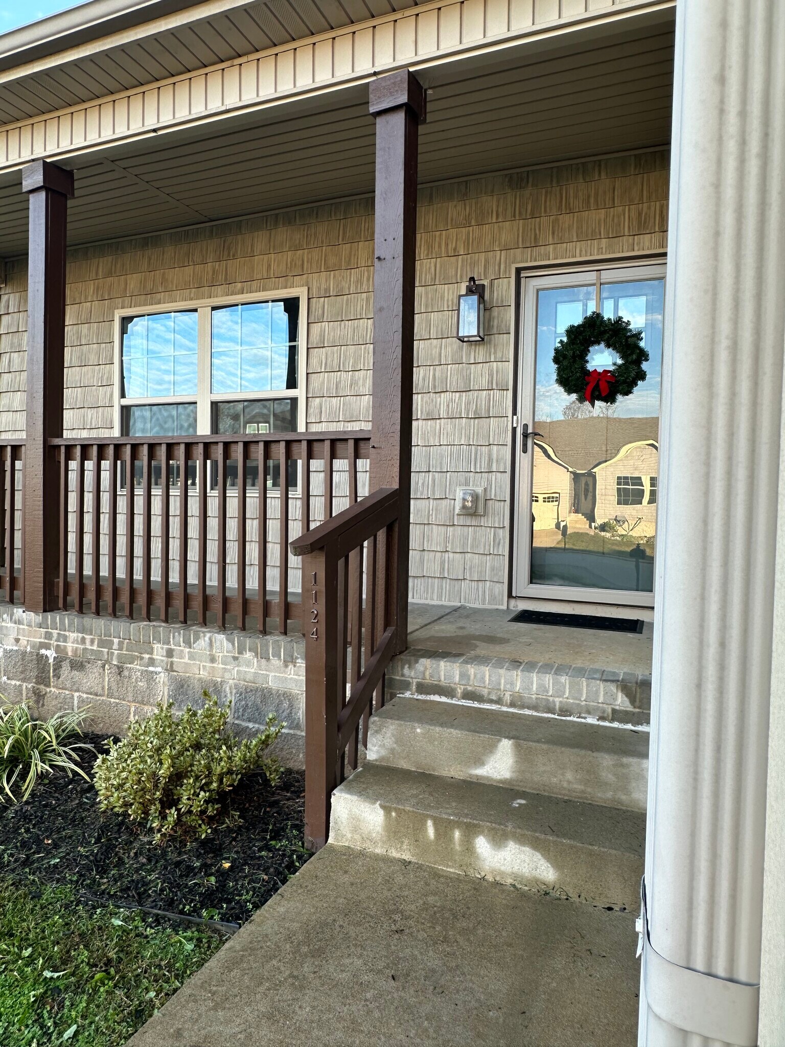 Building Photo - 1124 Eagles View Dr