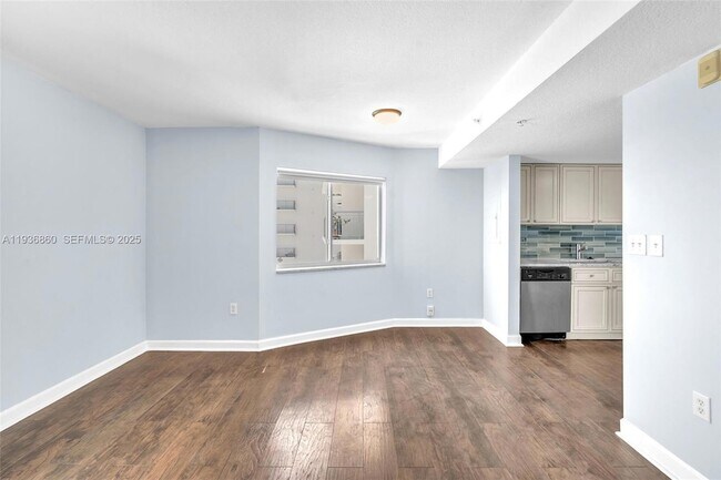 Building Photo - 280 SW 20th Rd