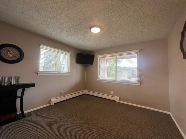 Building Photo - Beautifully updated 2-bedroom, 2-bathroom condo in Winter Park