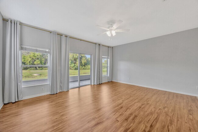Building Photo - 10414 Tulip Field Way