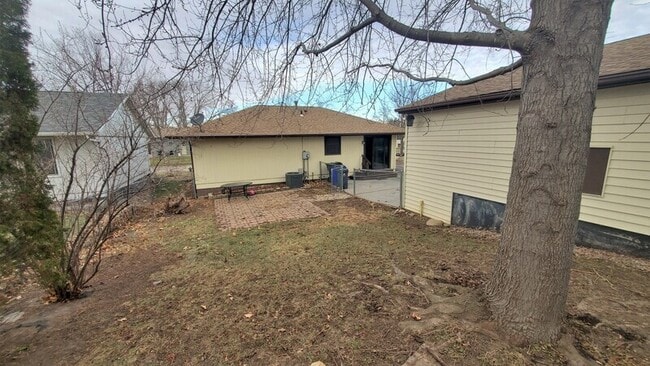 Building Photo - 6235 Langdon Ave SW