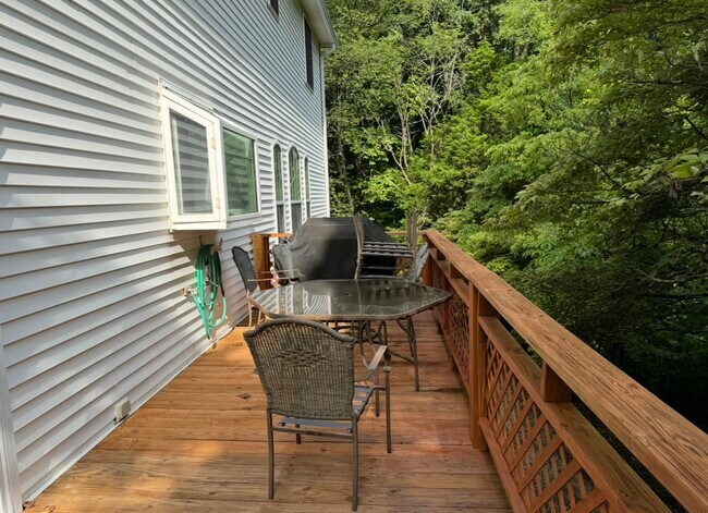 Building Photo - 126 Skiatook Way