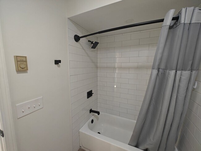 Building Photo - 11 Marion Ave