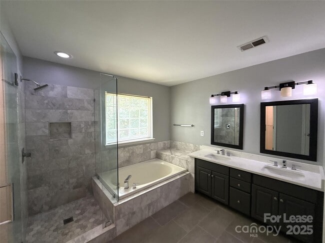 Building Photo - 6518 Harburn Forest Dr