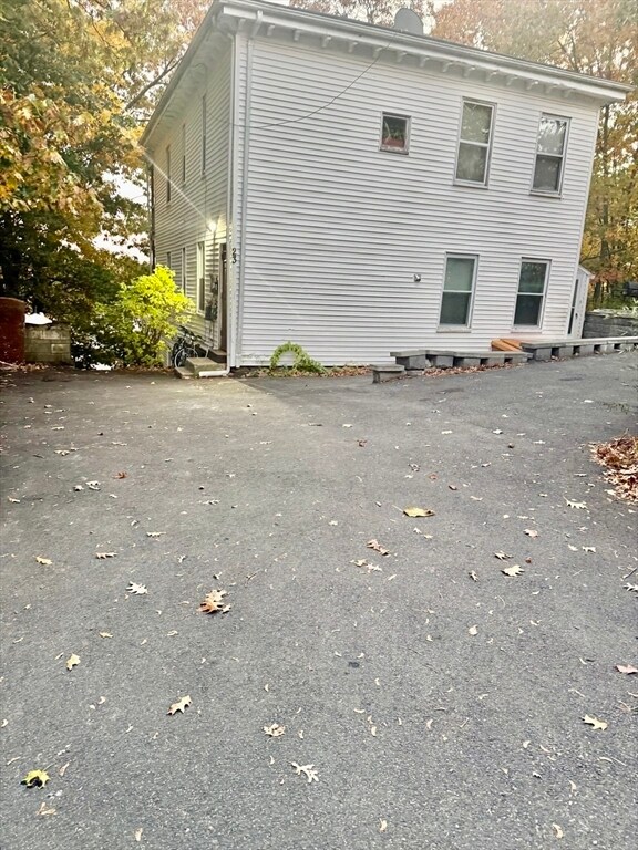 Building Photo - 23 Echo Grove Ave