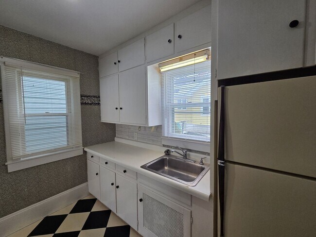 Building Photo - Bertch &amp; Western