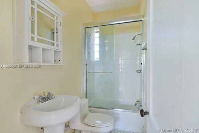 Building Photo - 2000 S Miami Ave