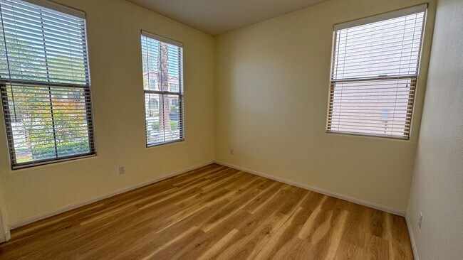 Building Photo - Discover your dream home in the heart of H...