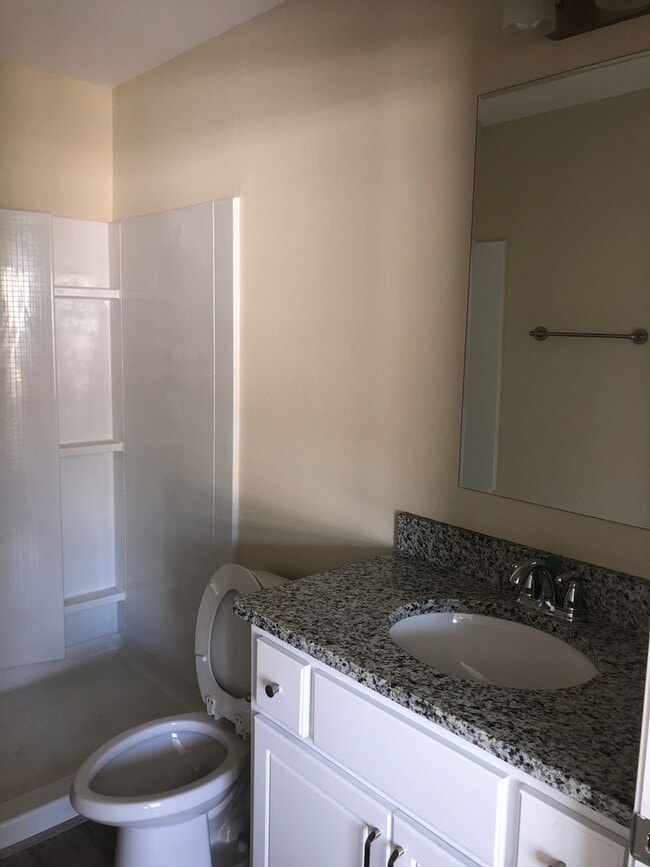 Building Photo - 3 bedroom, 2.5 bath town-home,near TAFB