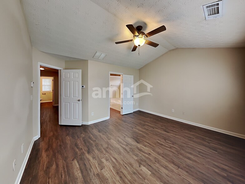 Building Photo - 317 Azalea Loop