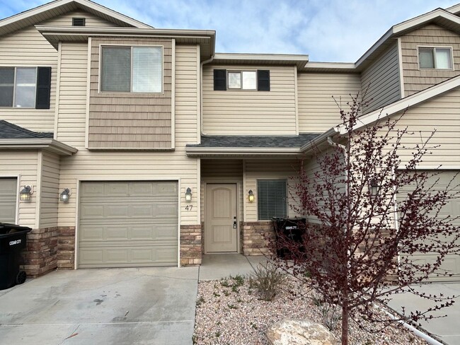 Building Photo - Meadow Crest Home!!!!