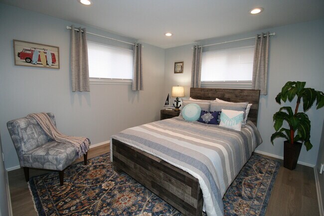 Building Photo - 1271 Bonnie Ln