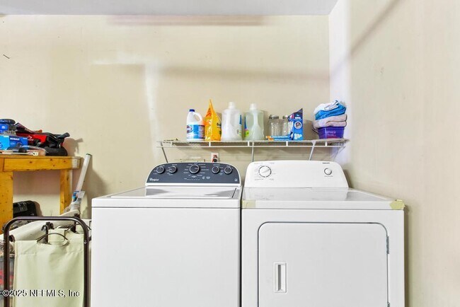 Building Photo - 5400 La Moya Ave