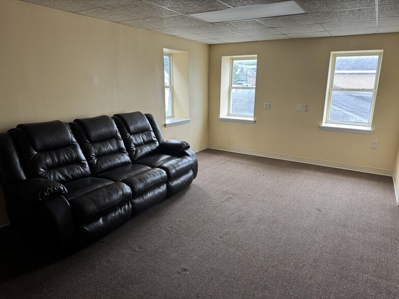 Master Bedroom - 207 N 1st St