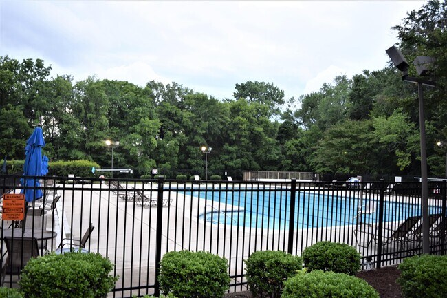 Building Photo - 13205 Ferguson Forest Dr