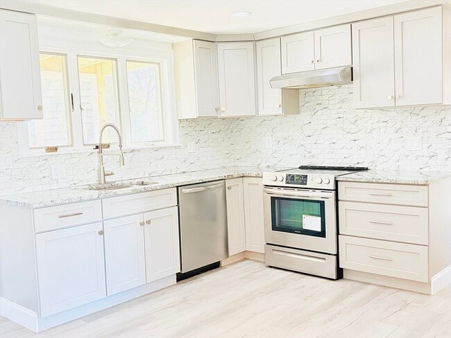 Building Photo - 53 Gale Rd