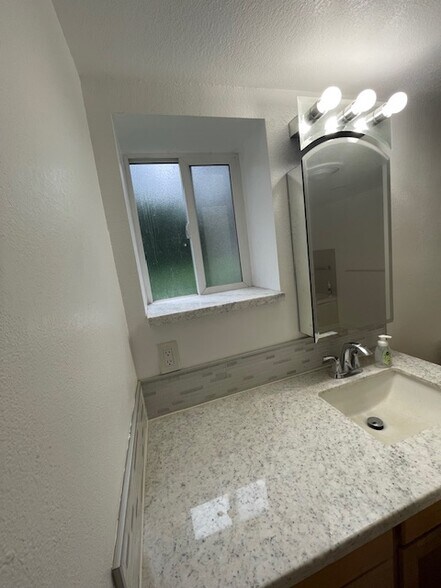 Building Photo - 129 126th St E