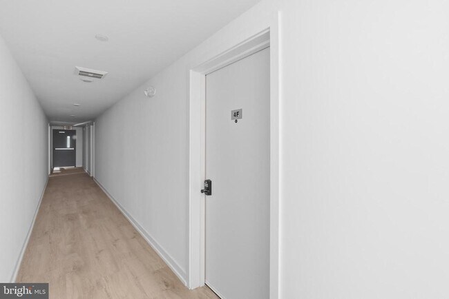 Building Photo - 209 New St