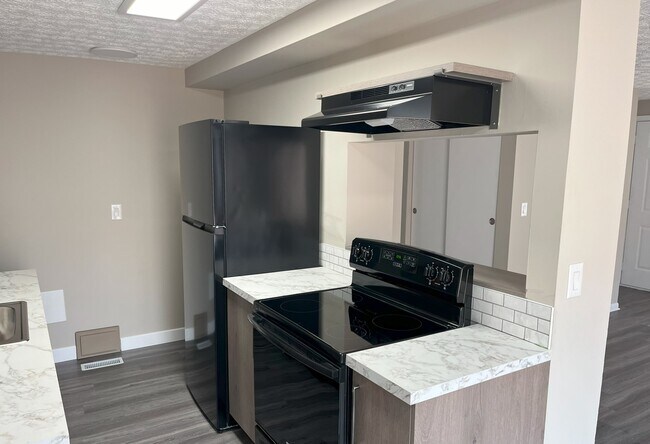 Kitchen - 3808 Charbonnett Ct