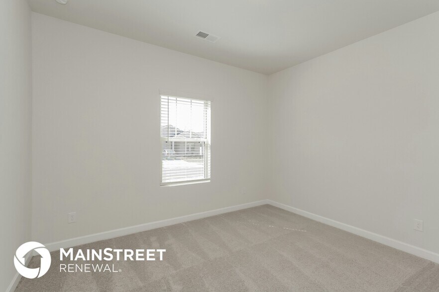 Building Photo - 4035 Honey Locust Dr