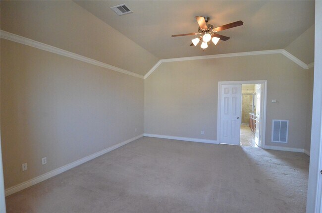 Building Photo - 9006 Harbor Hills Dr