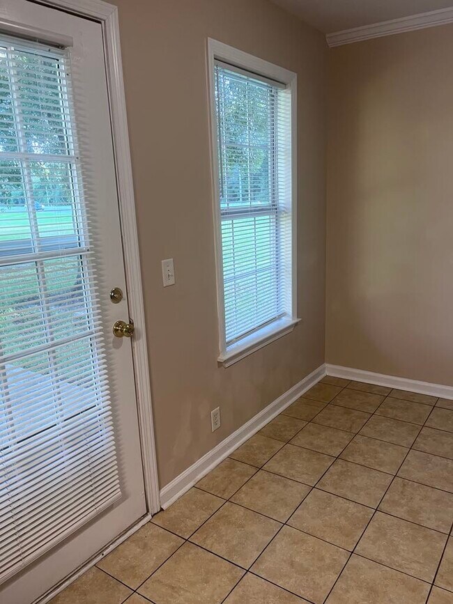 Building Photo - 149 High Point Dr