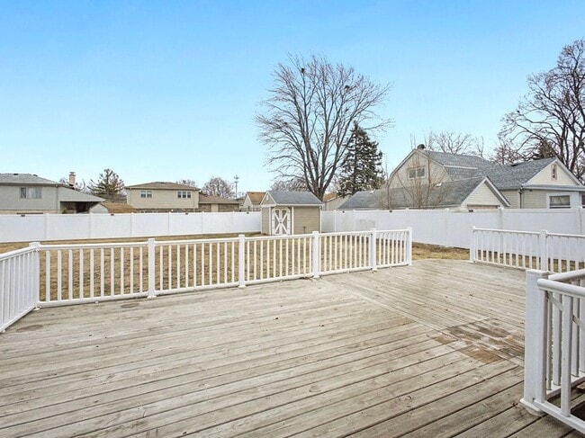 Building Photo - 8621 Natchez Ave