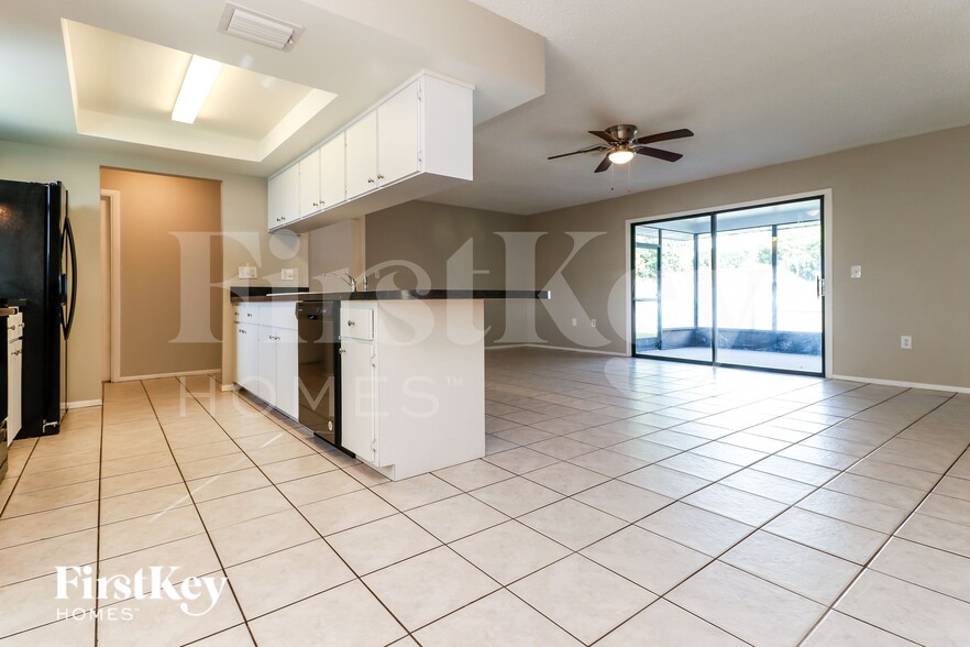Building Photo - 7704 Riverdale Dr
