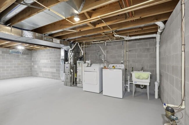 Building Photo - 407 Rachel Ln