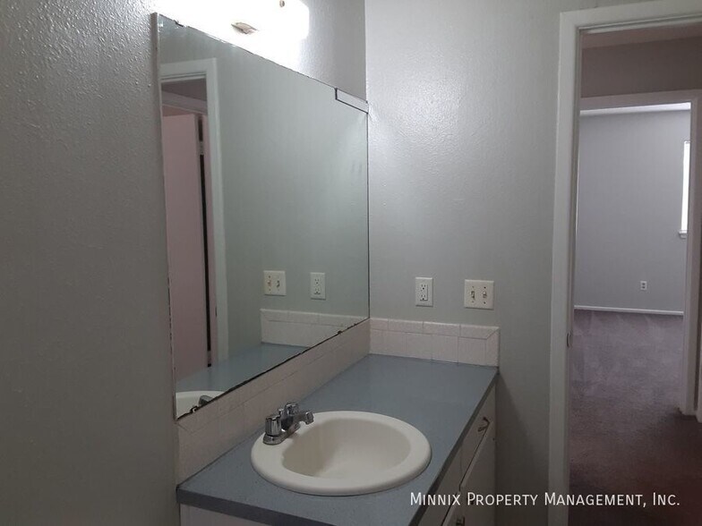 Building Photo - 1417 Yonkers St