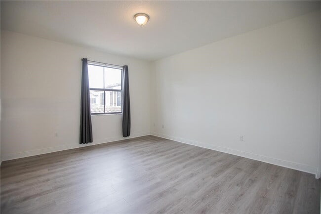Building Photo - Northwest 82nd Drive, Pembroke Pines, FL 3...