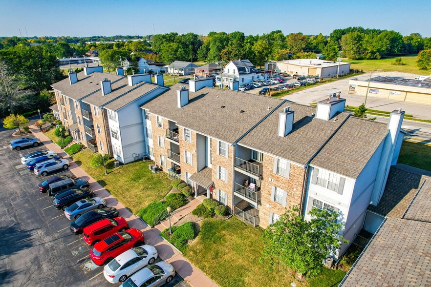 Building Photo - 2360 Wapakoneta Ave