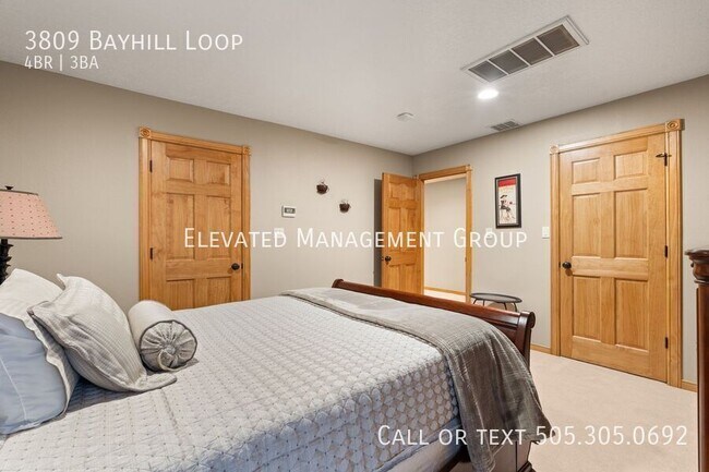 Building Photo - 3809 Bay Hill Loop SE