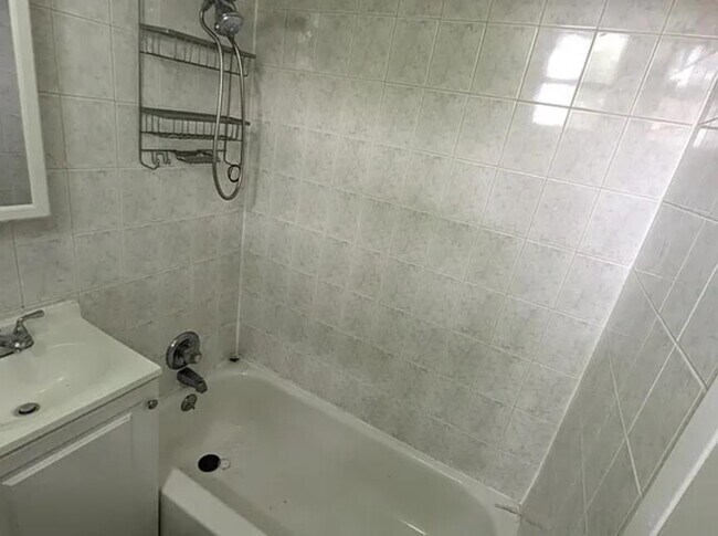 Building Photo - 187 Beacon Ave