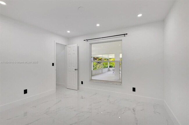 Building Photo - 17084 33rd Rd N