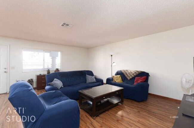 Building Photo - 459 Mesa Blvd