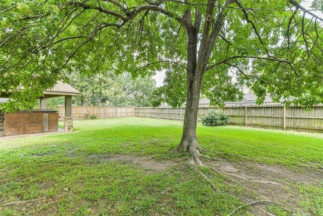 Building Photo - 28902 Twisted Oak Dr