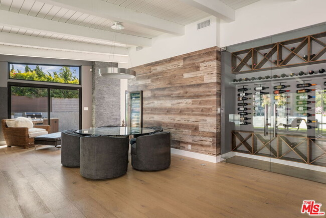 Building Photo - 344 Arno Way