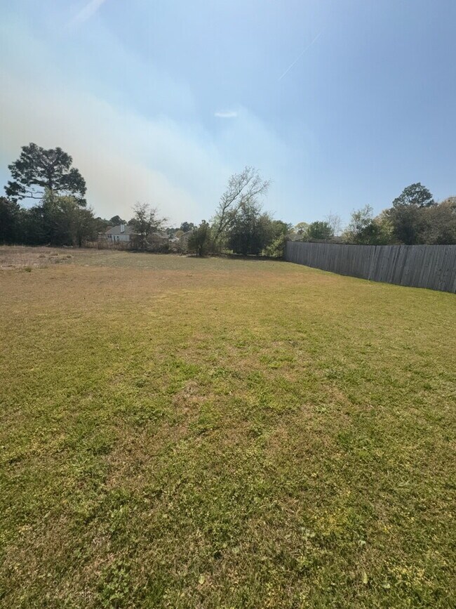 Building Photo - 106 Charlton Rd